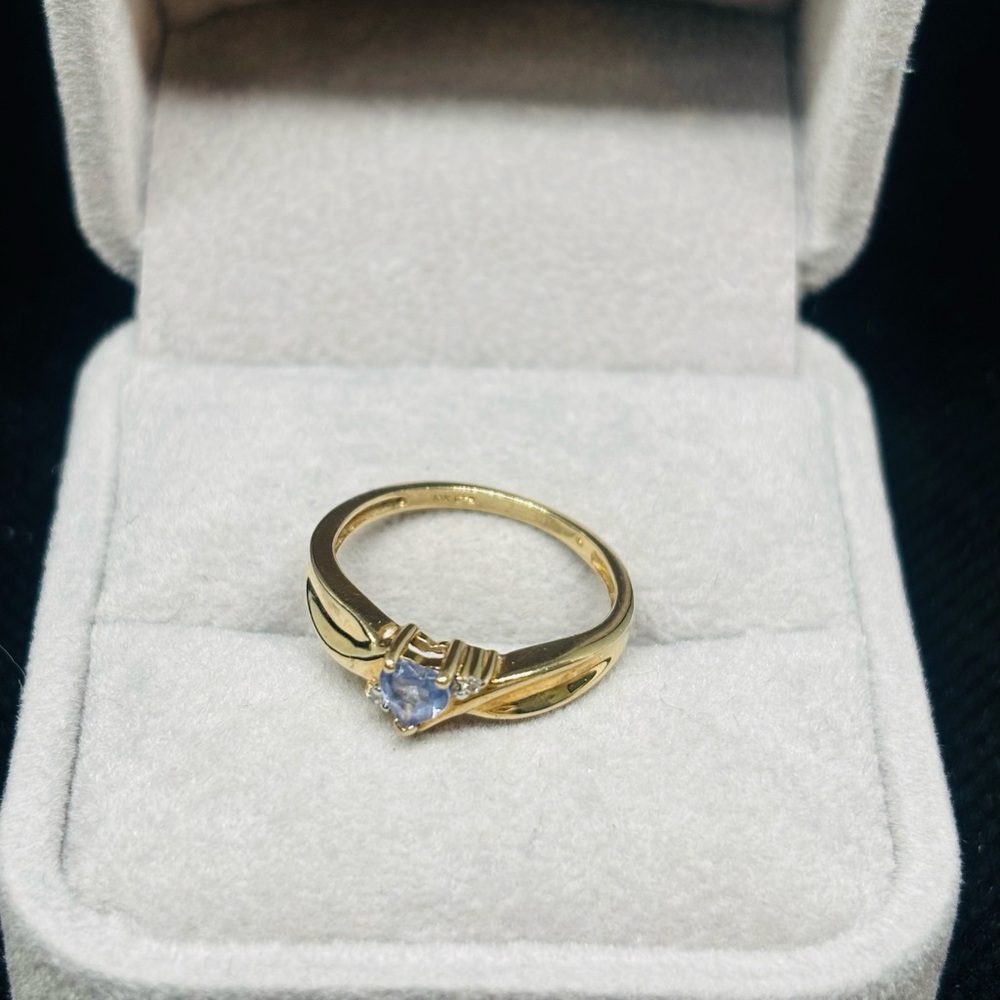 10K Yellow Gold Tanzanite Ring, size 5.5 - Picture 4 of 9